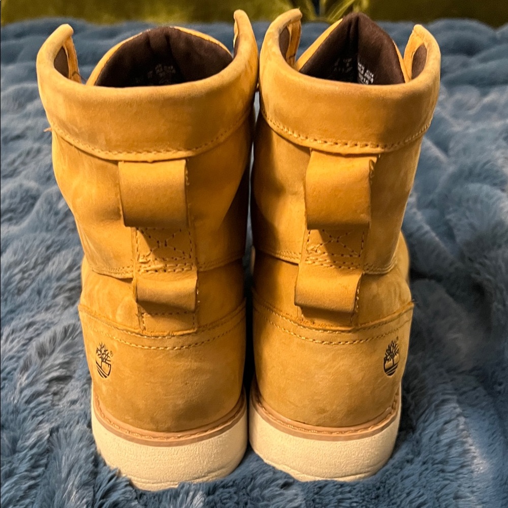 Timberland Classic Tan Lace-Up Boots - Picture 2 of 6